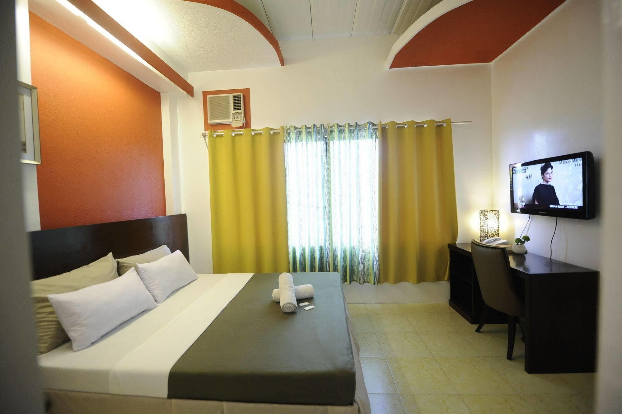 First Pacific Inn Davao Ngoại thất bức ảnh