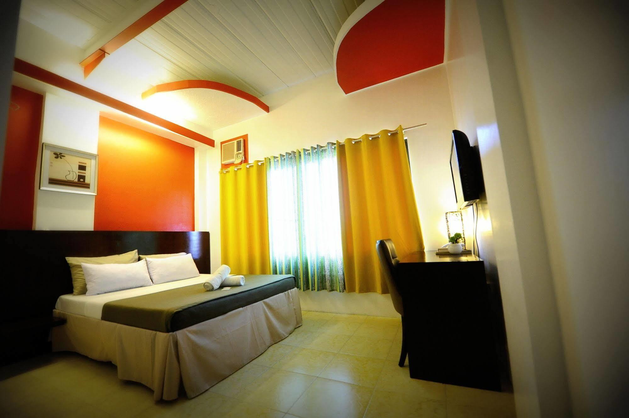 First Pacific Inn Davao Ngoại thất bức ảnh